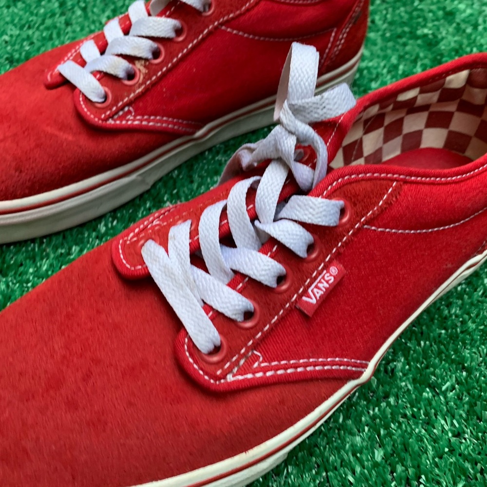 Red vans - Picture 3 of 5